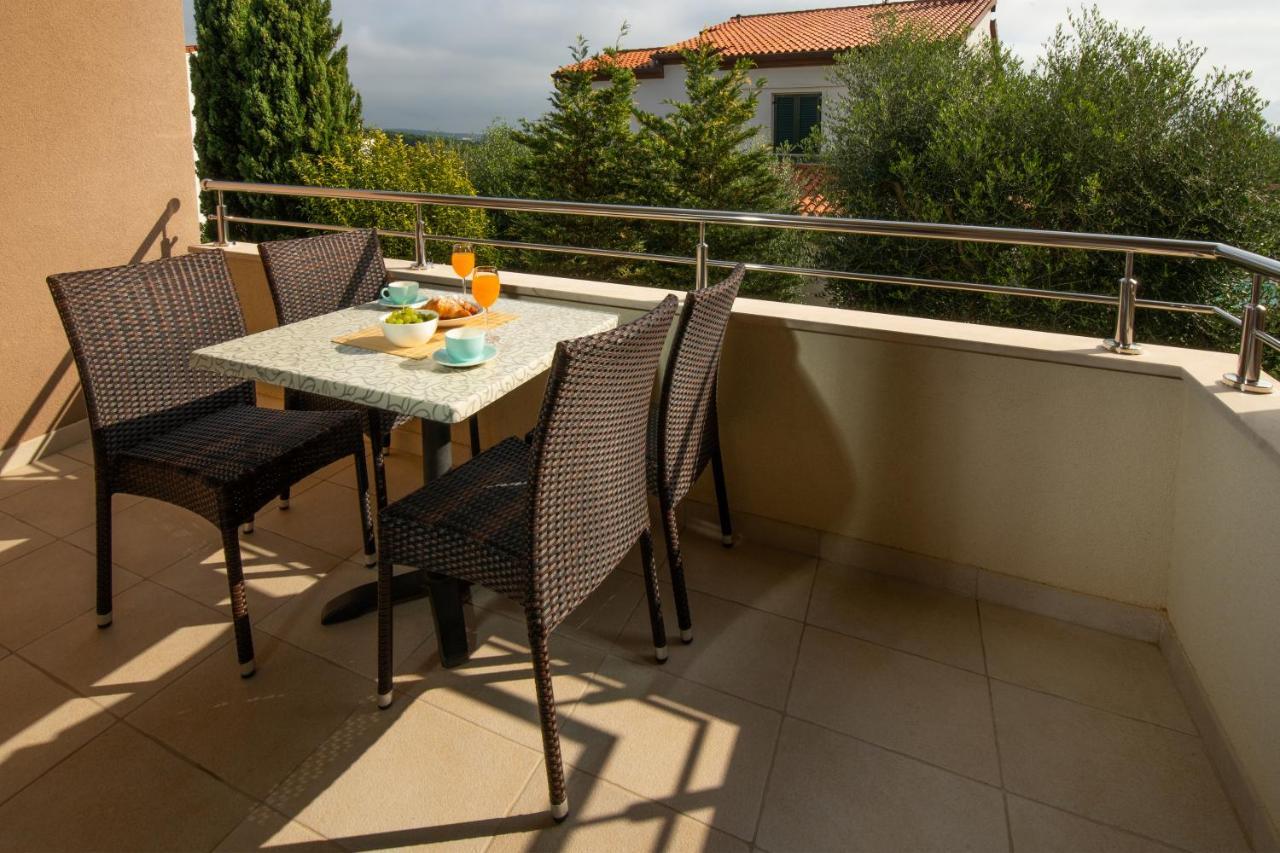 Apartments Oliva Premantura Ngoại thất bức ảnh