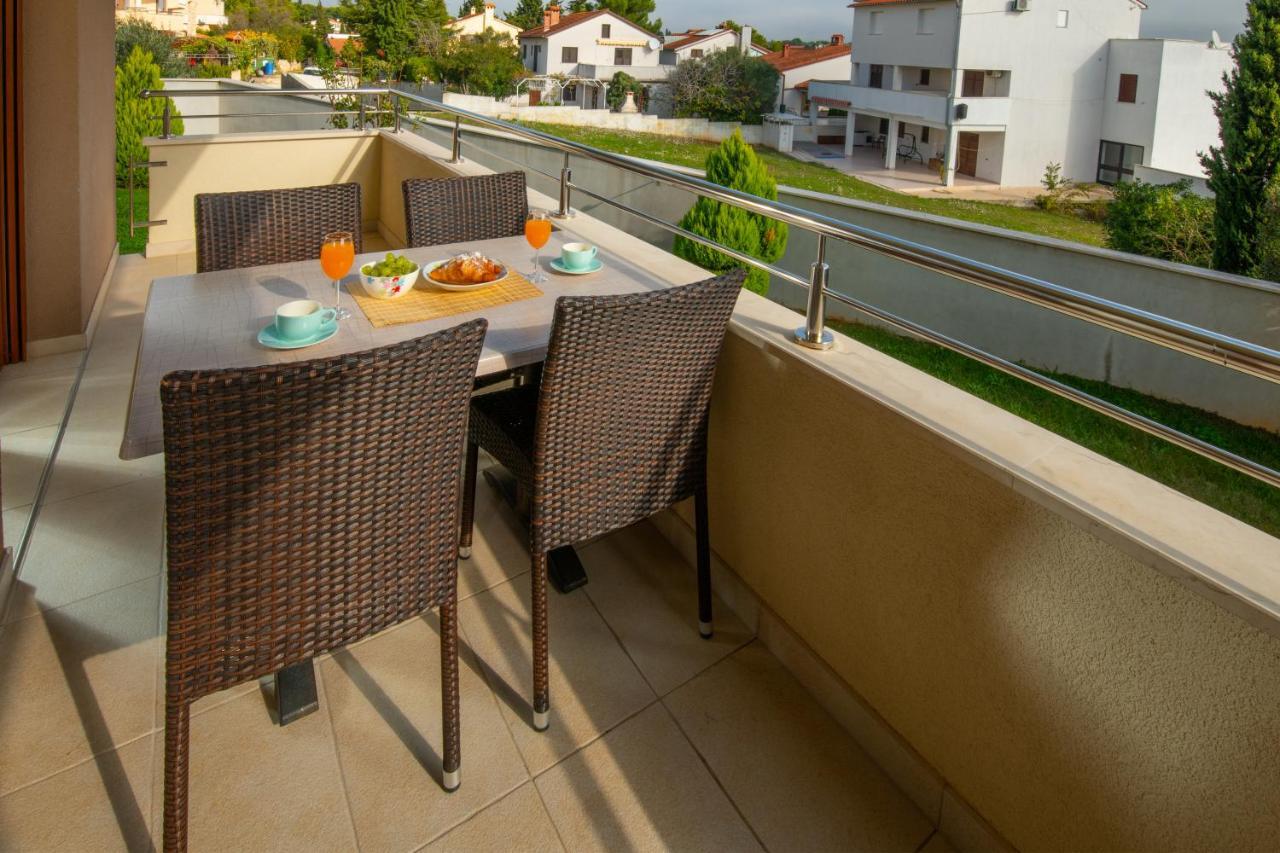 Apartments Oliva Premantura Ngoại thất bức ảnh